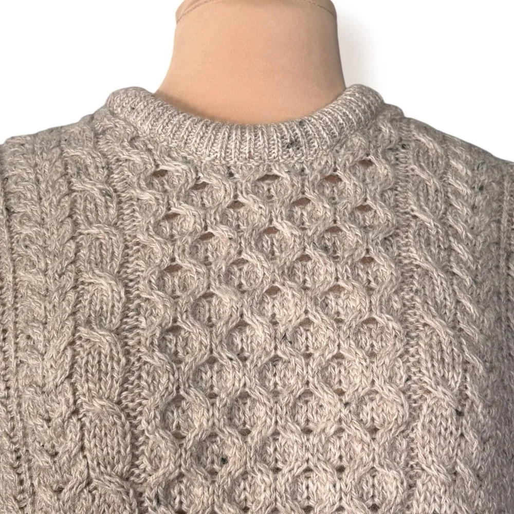 Vintage Carraig Donn Irish Aran Wool Cable Knit Fisherman Sweater Small Heritage